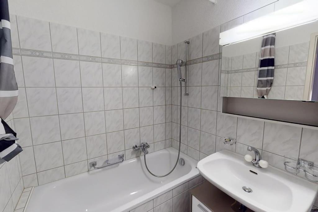 Bright 1 Bedroom Flat In The City Centre Zurigo Esterno foto